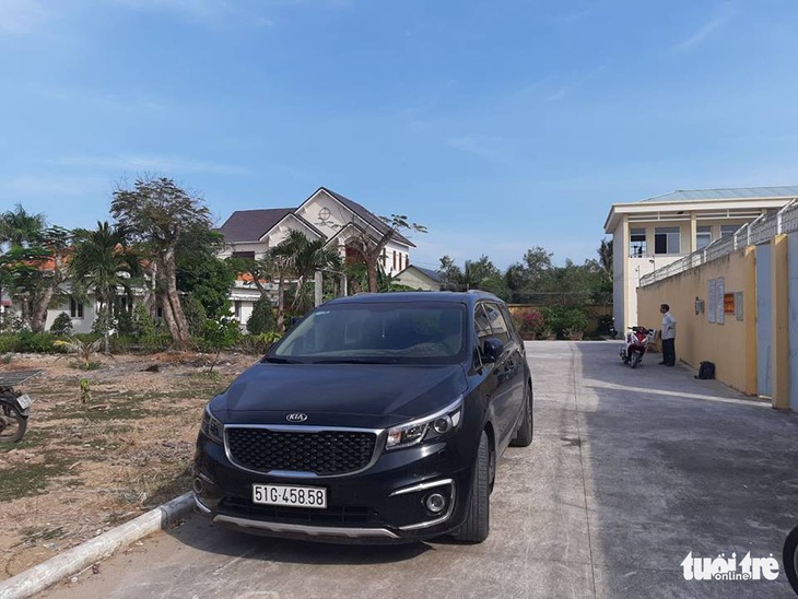 Chủ khách sạn báo mất xe hơi, sau đó tìm thấy xe ở một bệnh viện - Ảnh 1. Chủ khách sạn báo mất xe hơi, sau đó tìm thấy xe ở một bệnh viện - Ảnh 1.