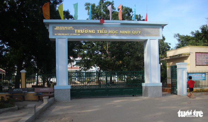 37 học sinh đau bụng, ói... sau khi uống sữa miễn phí ở trường - Ảnh 3.