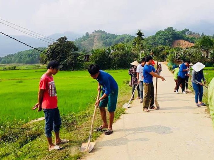 Nhặt một cọng rác, bạn đã làm cho Huế sạch hơn! - Ảnh 4.