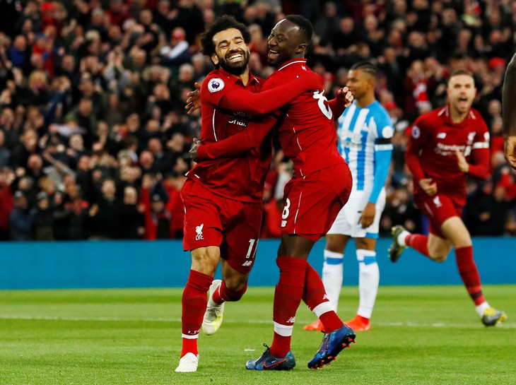 Đè bẹp Huddersfield, Liverpool tái chiếm ngôi đầu Premier League - Ảnh 1.