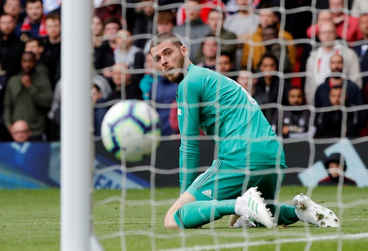 CĐV M.U hết kiên nhẫn với De Gea - Ảnh 1. CĐV M.U hết kiên nhẫn với De Gea - Ảnh 1.
