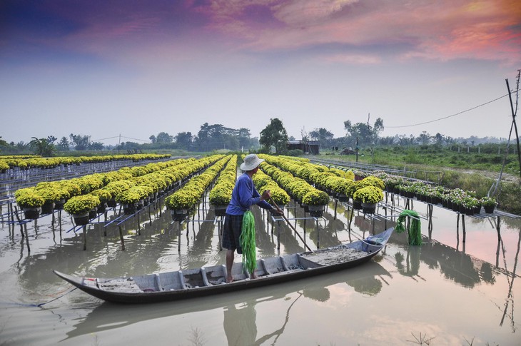 Ngày 7-4, chung kết thi ảnh Mùa yêu thương - Ảnh 1.