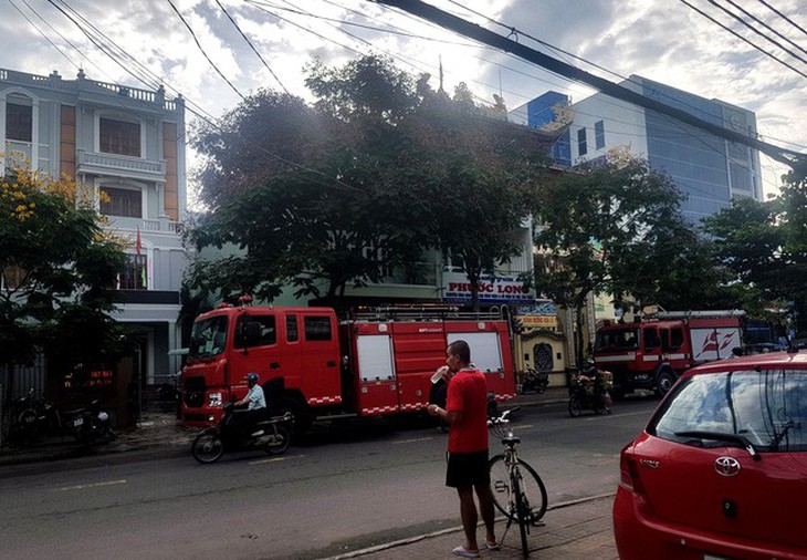 Cháy Văn phòng đăng ký đất đai lúc mờ sáng - Ảnh 1.