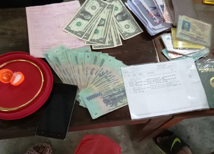 Cặp đôi sắp cưới rớt 100 triệu đồng lo đám cưới, bỗng nhận 1 cuộc gọi... - Ảnh 1. Cặp đôi sắp cưới rớt 100 triệu đồng lo đám cưới, bỗng nhận 1 cuộc gọi... - Ảnh 1.