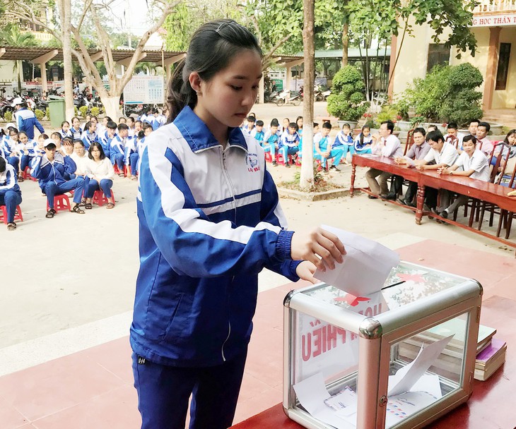 Cô trò góp sức cứu giáo viên bị ung thư máu - Ảnh 1.