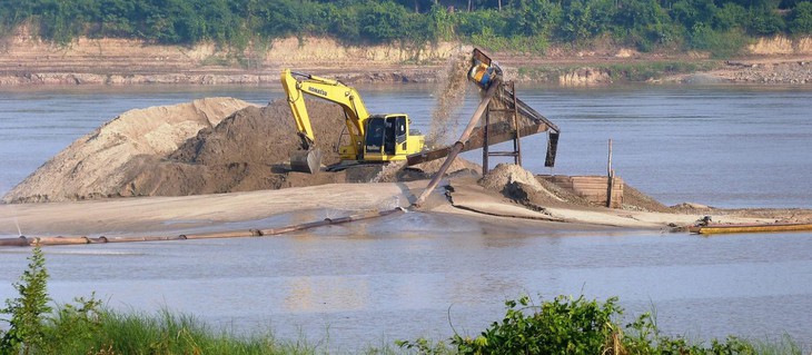 Liên hiệp quốc: Thế giới đang sử dụng cát nhiều khủng khiếp - Ảnh 2.