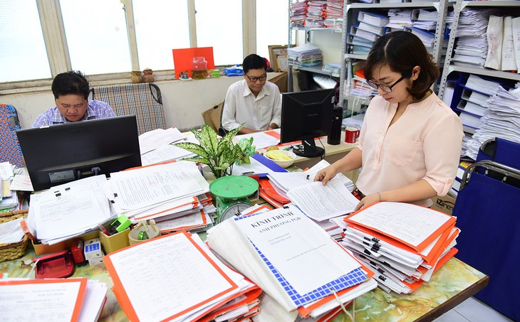 TP.HCM muốn giảm 70% hồ sơ nhà đất trễ hẹn trong năm nay - Ảnh 1. TP.HCM muốn giảm 70% hồ sơ nhà đất trễ hẹn trong năm nay - Ảnh 1.