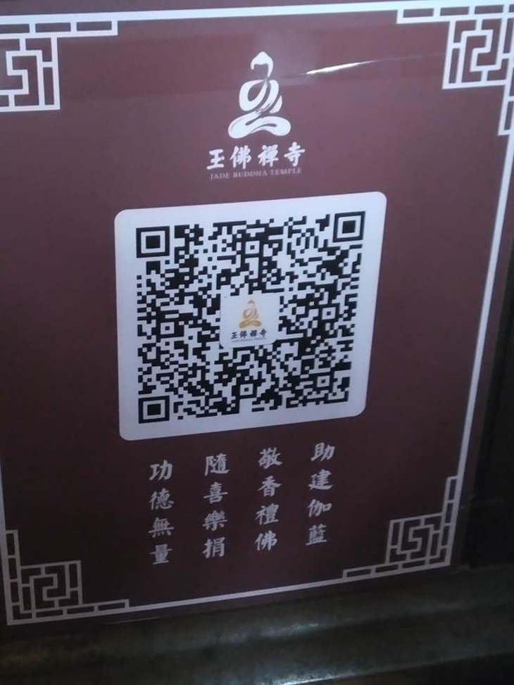 Cúng dường bằng ví điện tử, ăn xin nhận tiền qua QR Code - Ảnh 1.