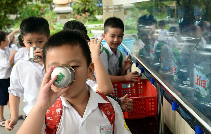 Tiết kiệm nước không chỉ cho mình - Ảnh 1. Tiết kiệm nước không chỉ cho mình - Ảnh 1.