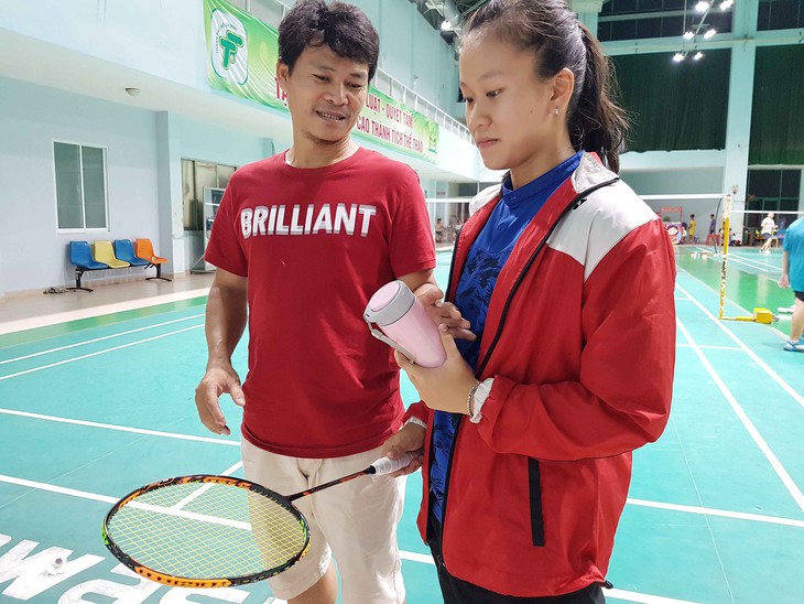 Huy chương cho những VĐV phụ huynh - Kỳ 1: Theo con như hình với bóng - Ảnh 2. Huy chương cho những VĐV phụ huynh - Kỳ 1: Theo con như hình với bóng - Ảnh 2.