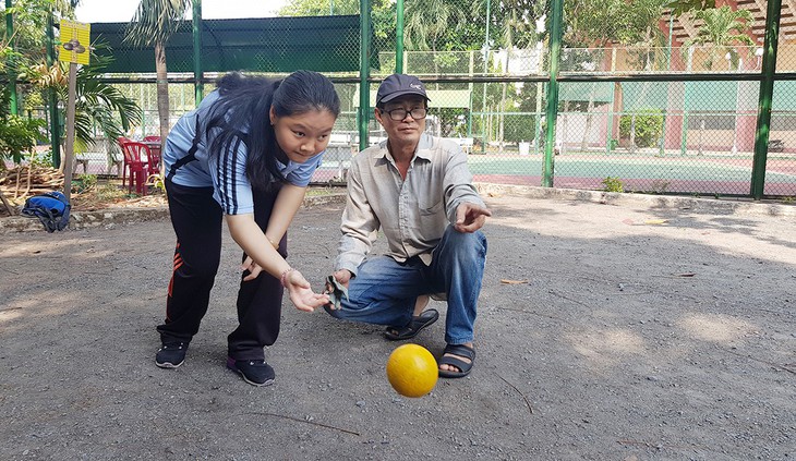 Huy chương cho những “VĐV phụ huynh” - Kỳ cuối: Khi phụ huynh cũng là HLV - Ảnh 1. Huy chương cho những “VĐV phụ huynh” - Kỳ cuối: Khi phụ huynh cũng là HLV - Ảnh 1.
