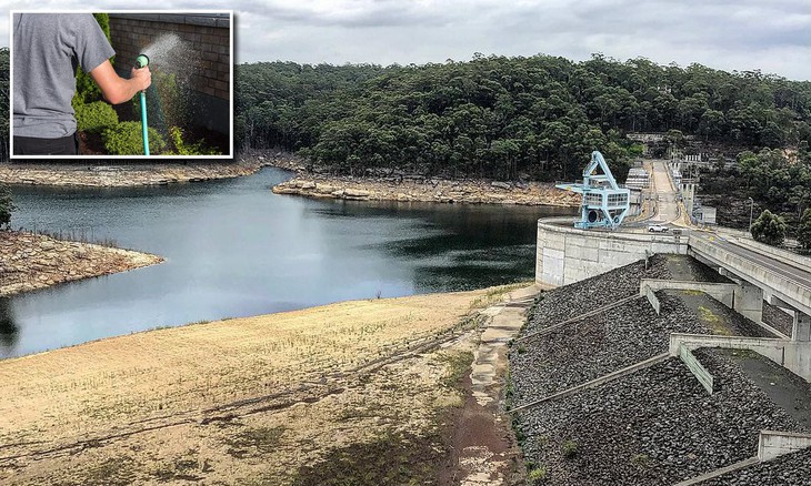 Trời hạn, Sydney bắt đầu phạt tiền nếu phí phạm nước - Ảnh 1. Trời hạn, Sydney bắt đầu phạt tiền nếu phí phạm nước - Ảnh 1.