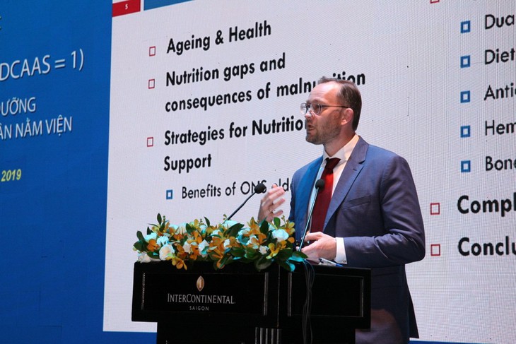 Thêm sản phẩm bổ sung dinh dưỡng cho người bệnh trên 50 tuổi - Ảnh 3. Thêm sản phẩm bổ sung dinh dưỡng cho người bệnh trên 50 tuổi - Ảnh 3.