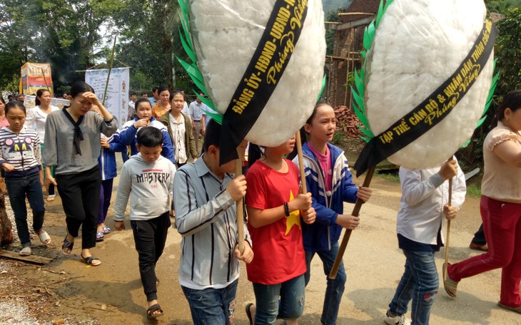 Đẫm nước mắt đám tang học trò nghèo bị đâm chết tại trường