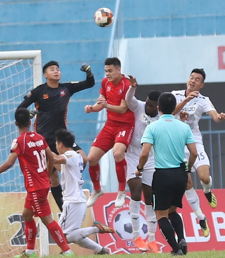 Thủ môn Văn Toản: ‘Tôi còn nhiều điểm yếu cần khắc phục’ - Ảnh 3.