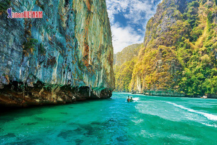 Du lịch nước ngoài không cần visa giá dưới 10 triệu đồng - Ảnh 1. Du lịch nước ngoài không cần visa giá dưới 10 triệu đồng - Ảnh 1.