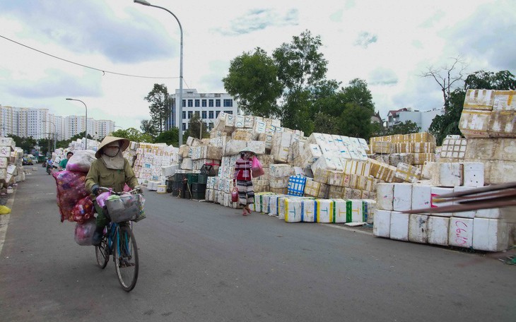 Phạt thật nặng khi không phân loại và bỏ rác đúng quy định