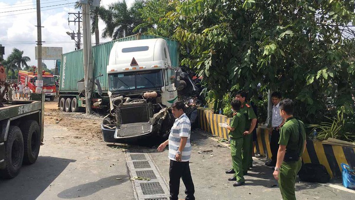 Vụ tai nạn 5 người chết: Đưa mẹ 88 tuổi lên Sài Gòn chữa bệnh thì gặp nạn - Ảnh 1. Vụ tai nạn 5 người chết: Đưa mẹ 88 tuổi lên Sài Gòn chữa bệnh thì gặp nạn - Ảnh 1.
