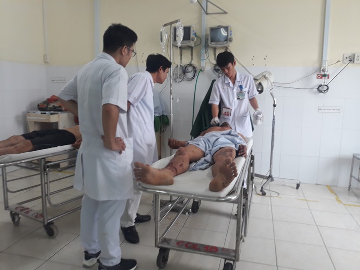 Nạn nhân bàng hoàng kể lại vụ nổ xăng dầu ở Khánh Hòa - Ảnh 1. Nạn nhân bàng hoàng kể lại vụ nổ xăng dầu ở Khánh Hòa - Ảnh 1.