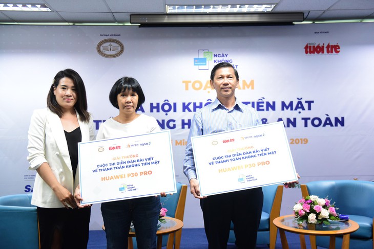 Hết thời đồng tiền đi liền túi tiền mà... sẽ đi vào thẻ - Ảnh 2. Hết thời đồng tiền đi liền túi tiền mà... sẽ đi vào thẻ - Ảnh 2.