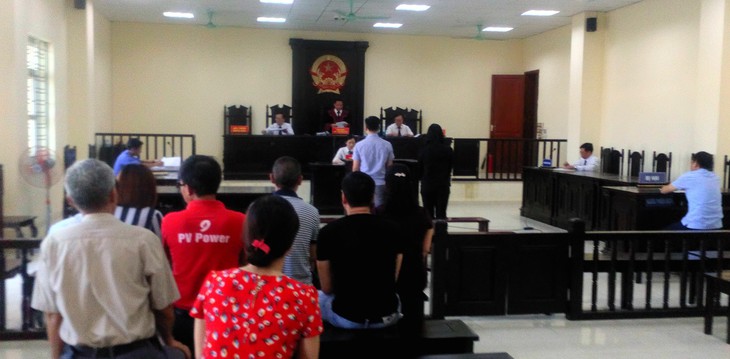 Mạo danh nhà báo cưỡng đoạt tiền doanh nghiệp, lãnh 54 tháng tù - Ảnh 2. Mạo danh nhà báo cưỡng đoạt tiền doanh nghiệp, lãnh 54 tháng tù - Ảnh 2.