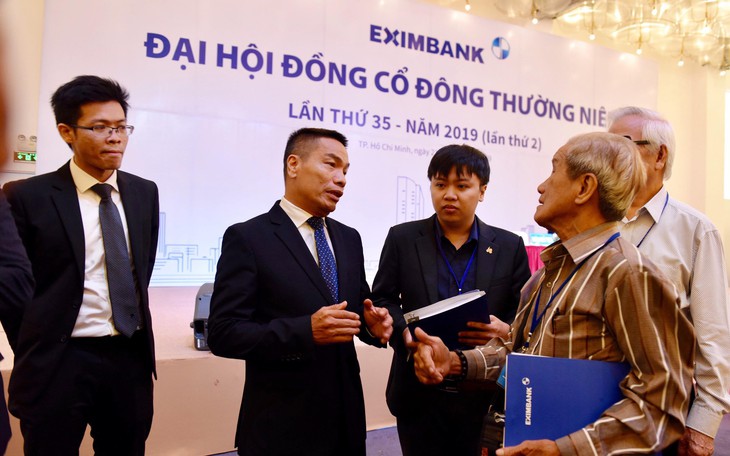 Tranh chấp gay gắt, Eximbank tiếp tục phải hoãn đại hội cổ đông