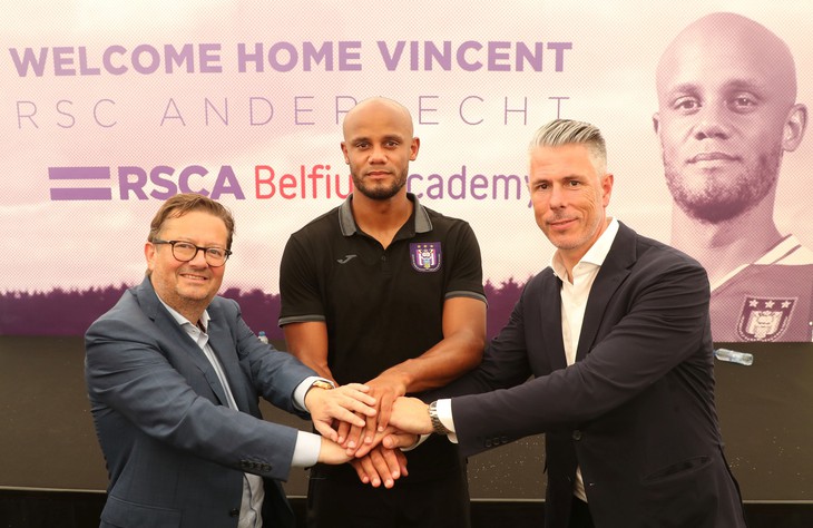 Trung vệ Kompany bất ngờ trở thành HLV Anderlecht - Ảnh 1.