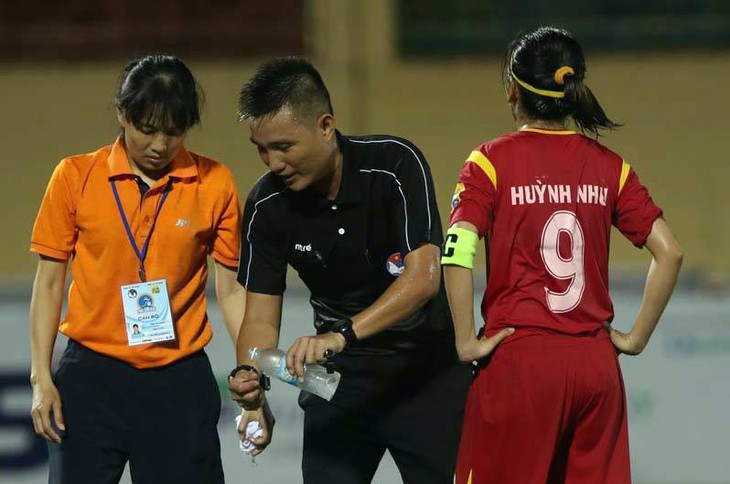 Hai trọng tài được đề cử giải thưởng Fair play 2019 - Ảnh 2.