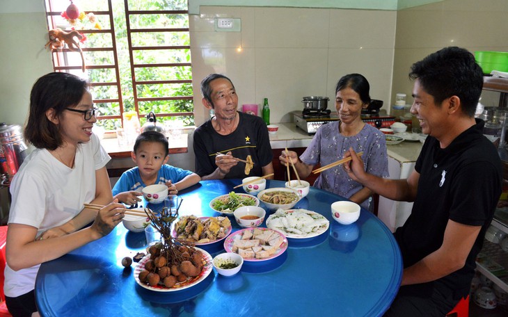 Cập nhật bữa cơm gia đình... qua mạng thời 4.0