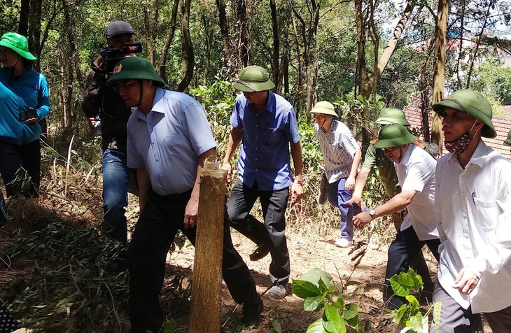 Trưởng Ban Tổ chức trung ương thị sát vụ cháy rừng Hà Tĩnh - Ảnh 1.