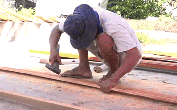 Sôi động đóng thuyền mùa lễ hội