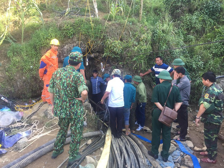 Tìm thấy thi thể người đàn ông mắc kẹt dưới hang sâu 40m - Ảnh 1.