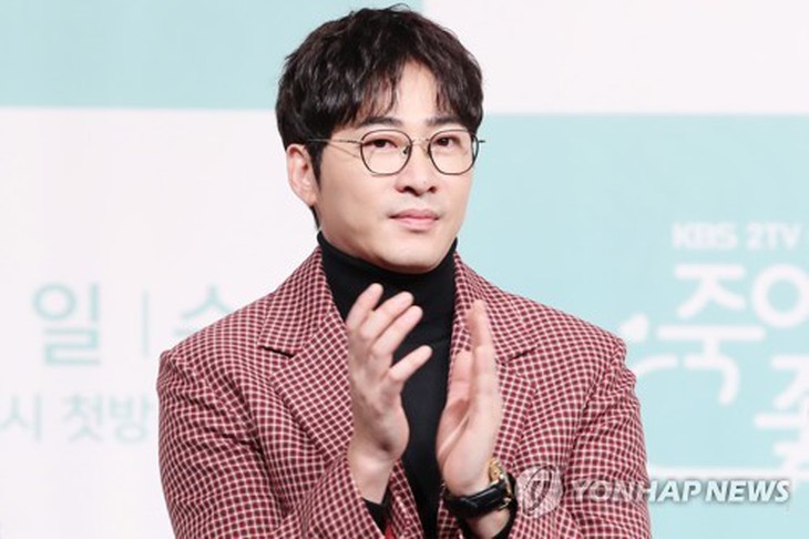 Diễn viên Hàn Quốc Kang Ji Hwan bị bắt khẩn cấp vì chuốc rượu cưỡng hiếp - Ảnh 1.