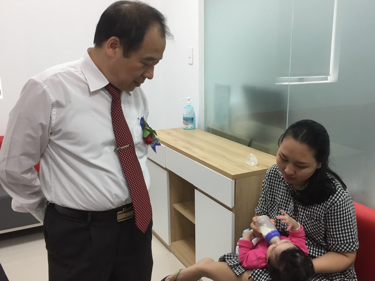 Cứu sống hai bé bị phản ứng nặng sau tiêm chủng - Ảnh 1.