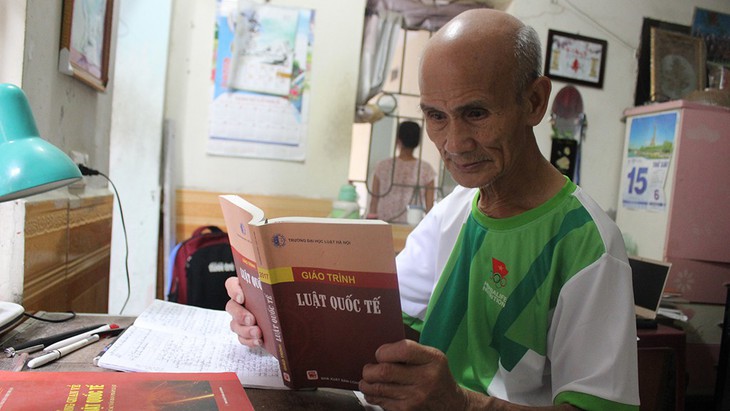 Thực hiện ước mơ ở tuổi xế chiều - Kỳ 6: Cụ sinh viên 86 tuổi - Ảnh 4. Thực hiện ước mơ ở tuổi xế chiều - Kỳ 6: Cụ sinh viên 86 tuổi - Ảnh 4.