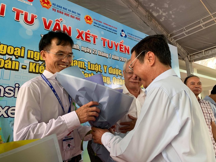 Khai mạc Ngày hội tư vấn xét tuyển 2019: Nhiều con đường khác nhau để lập nghiệp - Ảnh 6.