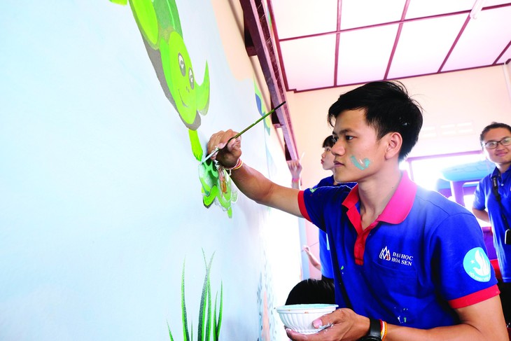 Em về nhà ăn cơm với bo me đây - Ảnh 2. Em về nhà ăn cơm với bo me đây - Ảnh 2.