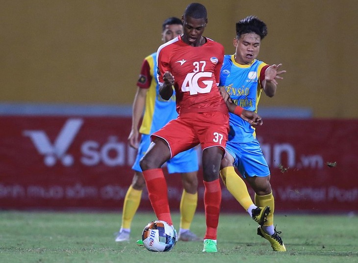 Sân Hàng Đẫy: Thua Viettel 0-2, Sanna Khánh Hòa chìm sâu nơi đáy bảng - Ảnh 3. Sân Hàng Đẫy: Thua Viettel 0-2, Sanna Khánh Hòa chìm sâu nơi đáy bảng - Ảnh 3.