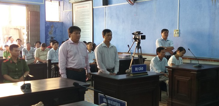 Nguyên phó chi cục QLTT Sóc Trăng lãnh án tù - Ảnh 1.