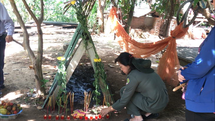 ‘Hễ còn khỏe, má vẫn qua thăm tụi bây’ - Ảnh 4. ‘Hễ còn khỏe, má vẫn qua thăm tụi bây’ - Ảnh 4.