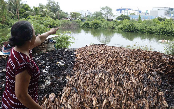 Bãi rác, nghĩa trang bị phân lô bán nền ma, tại sao cơ quan chức năng chỉ... cảnh báo? - Ảnh 3.