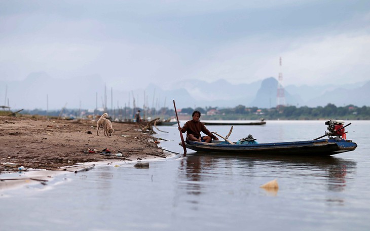 Rùng mình nhìn sông Mekong cạn nước - Ảnh 1.