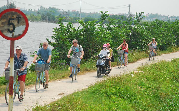 Nhà nhà đua làm homestay rồi ngồi than lỗ