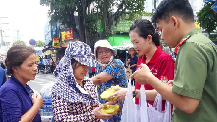 Chung lòng tri ân, chia sẻ cộng đồng - Ảnh 3.