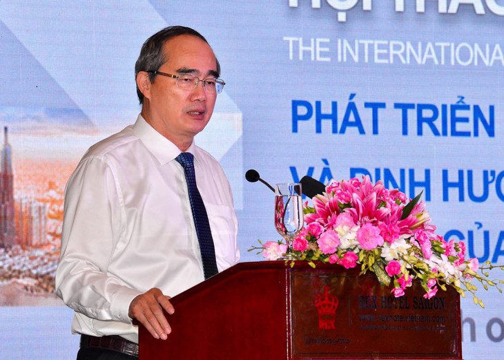 TP.HCM cần dành thêm quỹ đất phát triển hạ tầng dịch vụ - Ảnh 1.