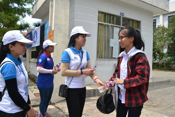 Chương trình tiếp sức mùa thi 2019 đã hỗ trợ hơn 50.000 thí sinh - Ảnh 1.