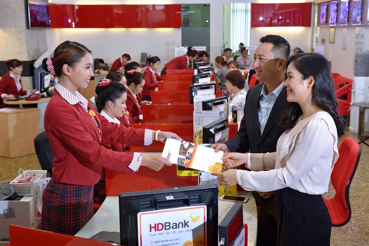 HDBank báo lãi 2.211 tỉ đồng, nợ xấu dưới 1% - Ảnh 1.