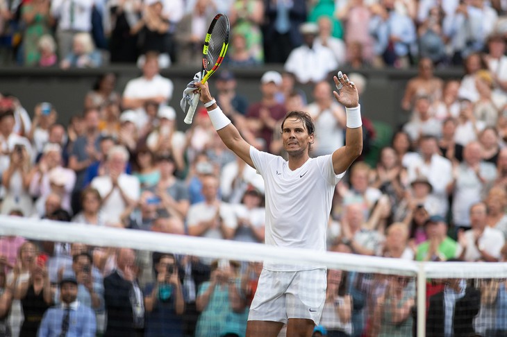 Nadal đi tiếp vào vòng 3 Wimbledon nhờ đối phương ‘hờn dỗi’ - Ảnh 2.