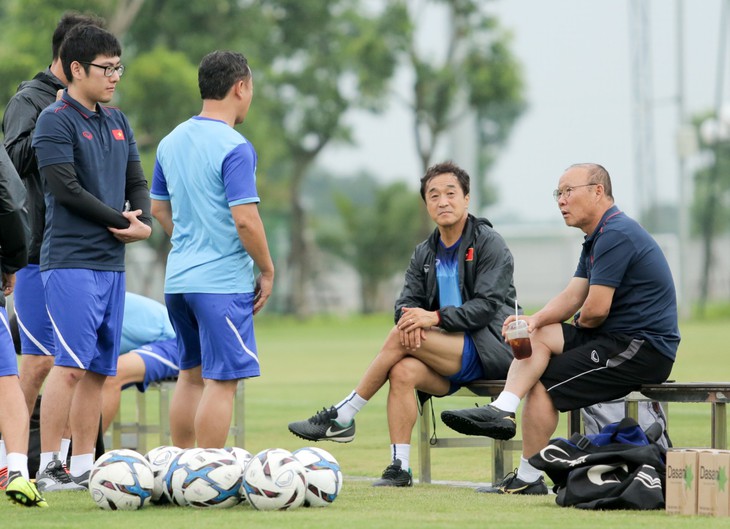 Tuyển thủ Nguyễn Tiến Linh: Chủ yếu làm quen người mới để chuẩn bị cho SEA Games - Ảnh 3.