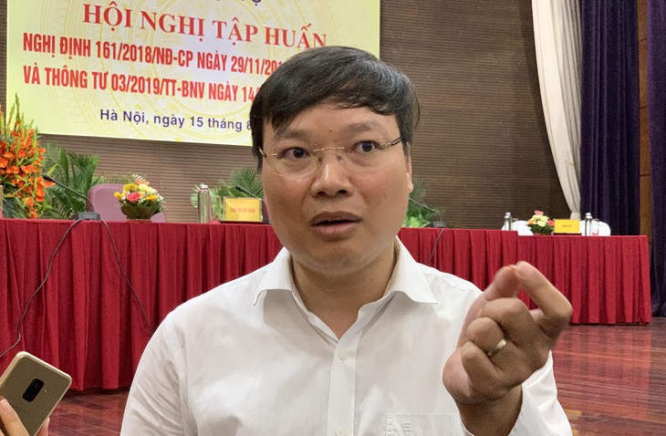 Bỏ quy định lái xe cho Bộ trưởng là công chức - Ảnh 1. Bỏ quy định lái xe cho Bộ trưởng là công chức - Ảnh 1.